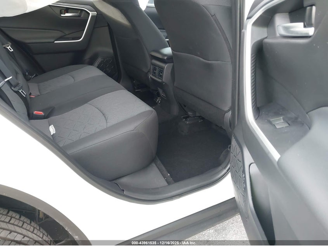 Toyota Rav4 2.5L I-4 DI, DOHC, VVT, 203HP Front Wheel Drive - автомобили, коли, обяви за нови и употребявани 7