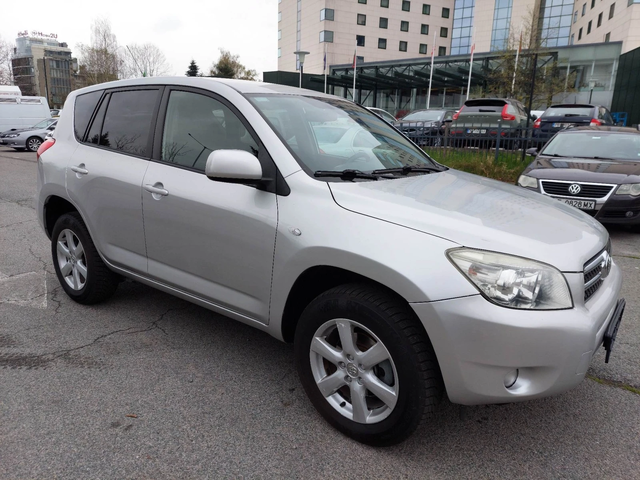 Toyota Rav4 2, 2d-4D 136ps 4x4 - автомобили, коли, обяви за нови и употребявани 1