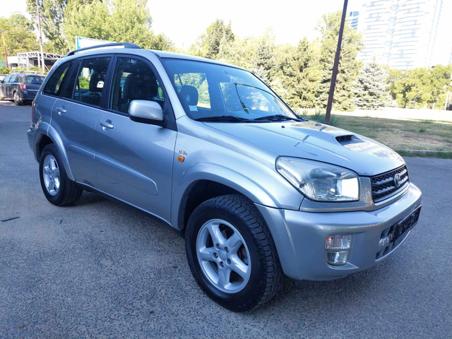 Toyota Rav4 2, 0d 116ps 4x4 - автомобили, коли, обяви за нови и употребявани 0