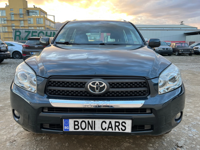 Toyota Rav4 2.2 D-4D 4X4 - автомобили, коли, обяви за нови и употребявани 1
