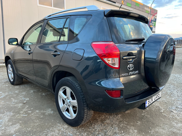 Toyota Rav4 2.2 D-4D 4X4 - автомобили, коли, обяви за нови и употребявани 6