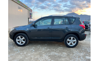 Toyota Rav4 2.2 D-4D 4X4 - автомобили, коли, обяви за нови и употребявани 7