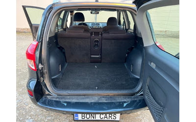 Toyota Rav4 2.2 D-4D 4X4 - автомобили, коли, обяви за нови и употребявани 9