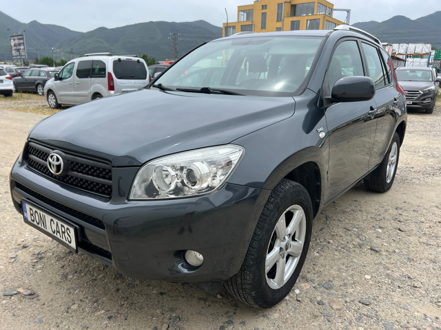 Toyota Rav4 2.2 D-4D 4x4 - автомобили, коли, обяви за нови и употребявани 0
