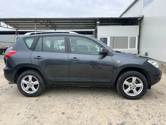 Toyota Rav4 2.2 D-4D 4x4 - автомобили, коли, обяви за нови и употребявани 3