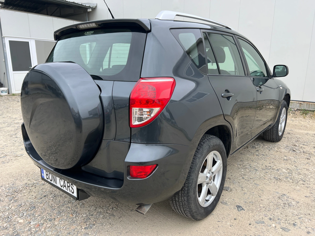 Toyota Rav4 2.2 D-4D 4x4 - автомобили, коли, обяви за нови и употребявани 4