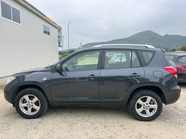 Toyota Rav4 2.2 D-4D 4x4 - автомобили, коли, обяви за нови и употребявани 7