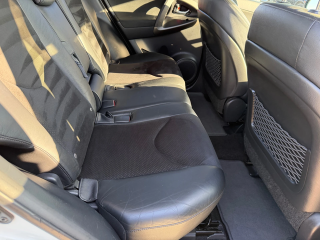 Toyota Rav4 2.2 D4D (КАТО НОВА) - автомобили, коли, обяви за нови и употребявани 12