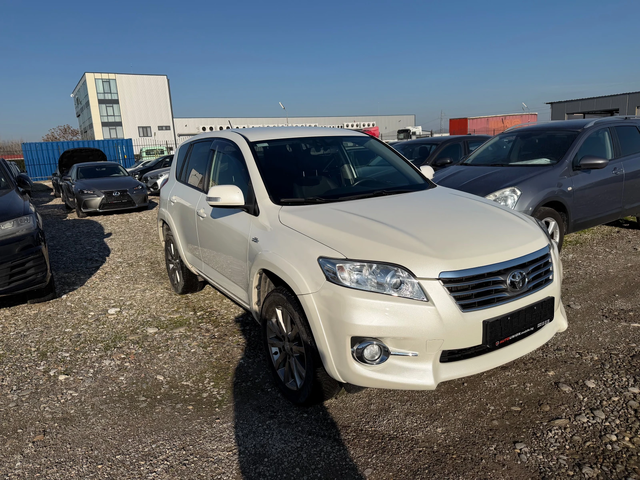 Toyota Rav4 2.2 D4D (КАТО НОВА) - автомобили, коли, обяви за нови и употребявани 2