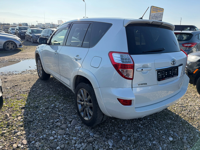 Toyota Rav4 2.2 D4D (КАТО НОВА) - автомобили, коли, обяви за нови и употребявани 6