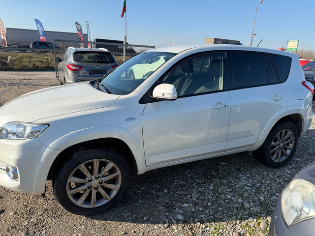 Toyota Rav4 2.2 D4D (КАТО НОВА) - автомобили, коли, обяви за нови и употребявани 7