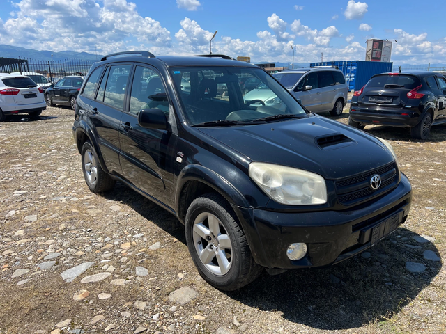 Toyota Rav4 2.0 D4D - автомобили, коли, обяви за нови и употребявани 2