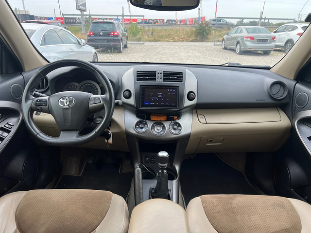 Toyota Rav4 2.2 D4D - автомобили, коли, обяви за нови и употребявани 13