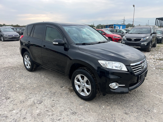 Toyota Rav4 2.2 D4D - автомобили, коли, обяви за нови и употребявани 2