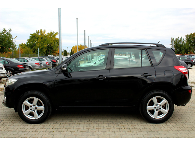 Toyota Rav4 2.2 D-4D НАВИ/КАМЕРА/ЛИЗИНГ - автомобили, коли, обяви за нови и употребявани 3