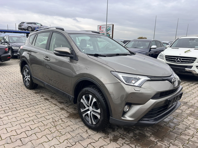 Toyota Rav4 2.0VVTI 4X4 AVTOMAT/NAVI/KAMERA EURO 6 - автомобили, коли, обяви за нови и употребявани 3