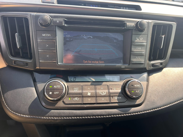 Toyota Rav4 2.2D-4D NAVI/KAMERA EURO 5 - автомобили, коли, обяви за нови и употребявани 12