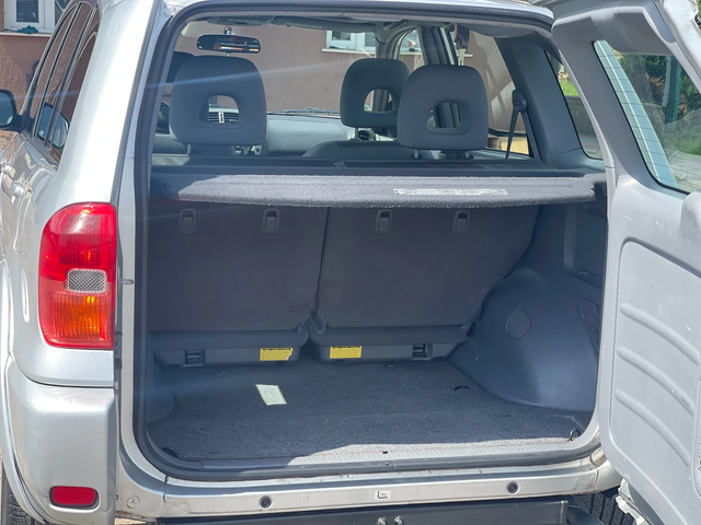 Toyota Rav4 2.0VVT-i 4x4 - автомобили, коли, обяви за нови и употребявани 8