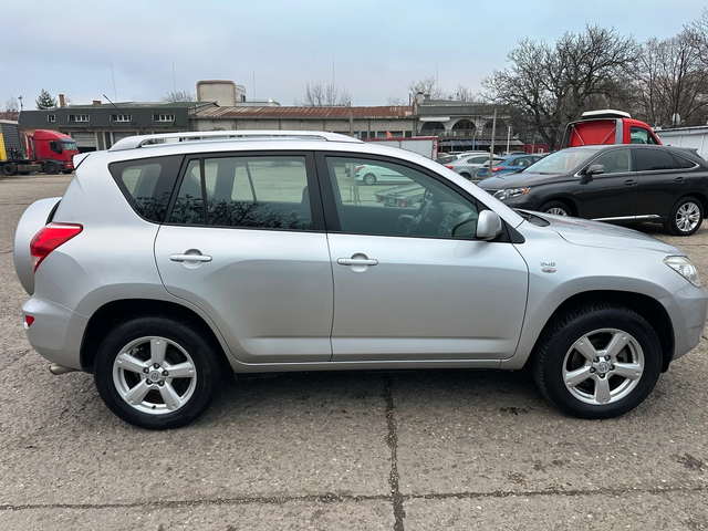 Toyota Rav4 2.0 D4D - автомобили, коли, обяви за нови и употребявани 3