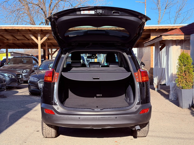 Toyota Rav4 2.0i* 4x4* СЕРВИЗНА КНИЖКА С ПЪЛНА ИСТОРИЯ В ТОЙОТ - автомобили, коли, обяви за нови и употребявани 5