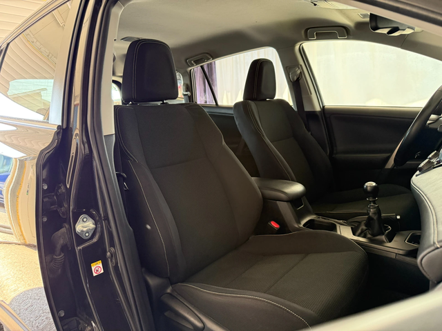 Toyota Rav4 2.0i* 4x4* СЕРВИЗНА КНИЖКА С ПЪЛНА ИСТОРИЯ В ТОЙОТ - автомобили, коли, обяви за нови и употребявани 11