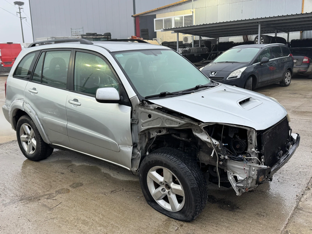 Toyota Rav4 - автомобили, коли, обяви за нови и употребявани 3
