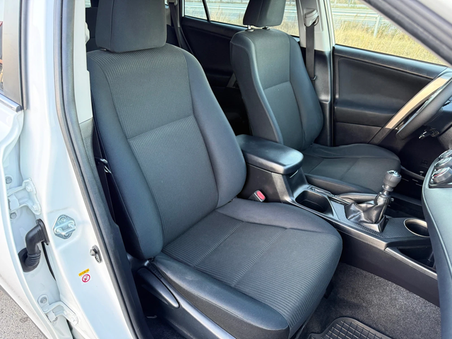 Toyota Rav4 2.0 D-4D / AWD 4X4 / AVTOPILOT / 186 000km !!! - автомобили, коли, обяви за нови и употребявани 10