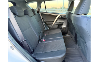 Toyota Rav4 2.0 D-4D / AWD 4X4 / AVTOPILOT / 186 000km !!! - автомобили, коли, обяви за нови и употребявани 12