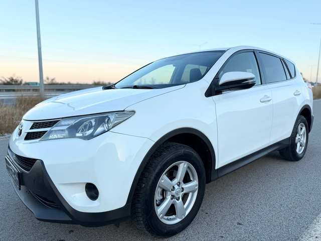 Toyota Rav4 2.0 D-4D / AWD 4X4 / AVTOPILOT / 186 000km !!! - автомобили, коли, обяви за нови и употребявани 2