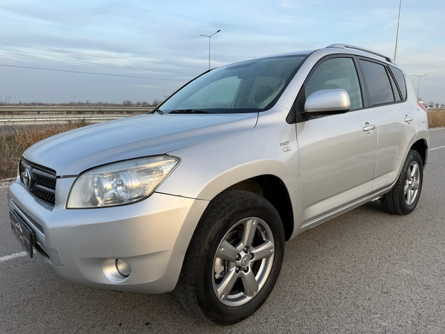Toyota Rav4 2.2 D-4D / 4X4 / EXECUTIVE / KOJA / KEYLESS / NAVI - автомобили, коли, обяви за нови и употребявани 2
