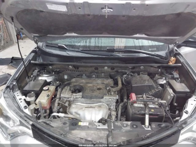 Toyota Rav4 SE - автомобили, коли, обяви за нови и употребявани 9