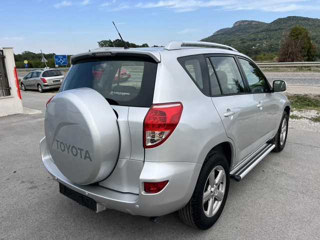 Toyota Rav4 2.2D4D 136кс 4Х4 КЛИТРОНИК ВНОС ИТАЛИЯ - автомобили, коли, обяви за нови и употребявани 3
