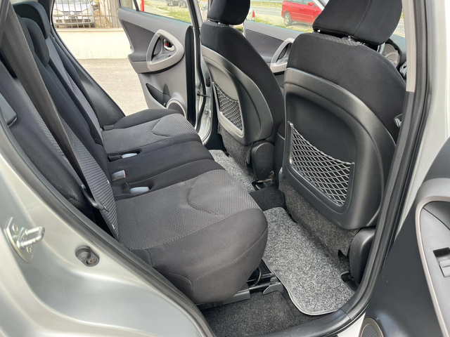 Toyota Rav4 2.2D4D 136кс 4Х4 КЛИТРОНИК ВНОС ИТАЛИЯ - автомобили, коли, обяви за нови и употребявани 9