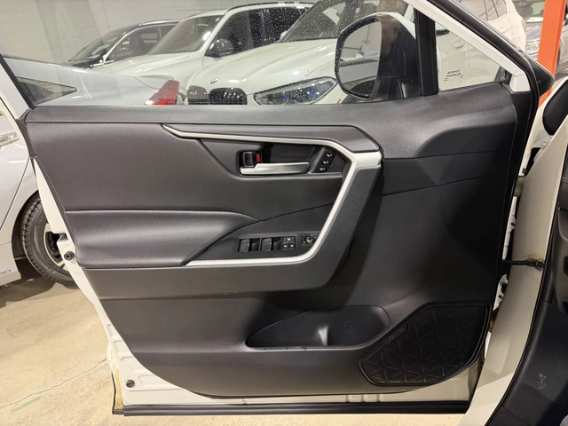 Toyota Rav4 2021| XLE| 2 КЛЮЧА| AWD| CARFAX| КРАЙАН ЦЕНА - автомобили, коли, обяви за нови и употребявани 11