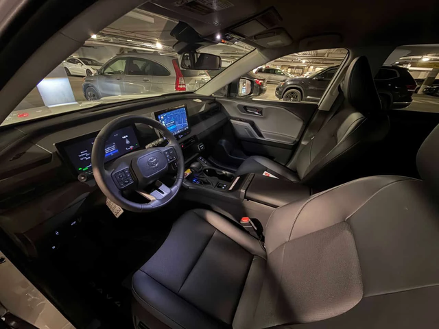 Toyota Rav4 * AWD * CARFAX * 2 КЛЮЧА * KEYLESS * ПОДГРЕВИ - автомобили, коли, обяви за нови и употребявани 4