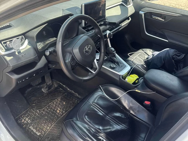 Toyota Rav4 * Hybrid XLE * CARFAX * 2 КЛЮЧА * KEYLESS * - автомобили, коли, обяви за нови и употребявани 4