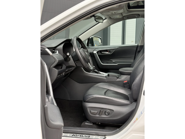 Toyota Rav4 * AWD* НАЛИЧНА В БГ* ПОДГРЕВ* ШИБЕДАХ - автомобили, коли, обяви за нови и употребявани 4