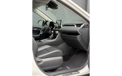 Toyota Rav4 * AWD* НАЛИЧНА В БГ* ПОДГРЕВ* ШИБЕДАХ - автомобили, коли, обяви за нови и употребявани 8