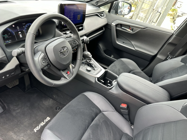 Toyota Rav4 GR/PLUG-IN HYBRID/306.PS 4x4 - автомобили, коли, обяви за нови и употребявани 11