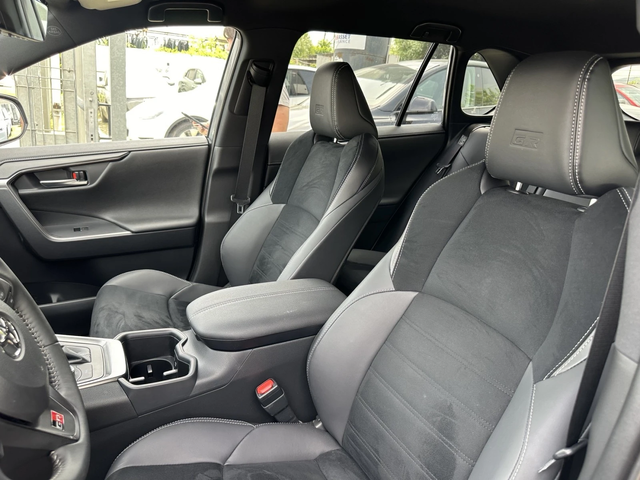 Toyota Rav4 GR/PLUG-IN HYBRID/306.PS 4x4 - автомобили, коли, обяви за нови и употребявани 13