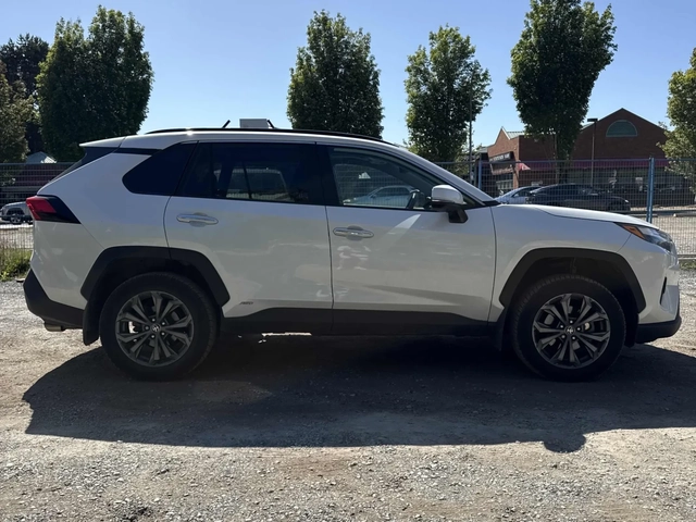 Toyota Rav4 Hybrid Limited * FULL * CARFAX - автомобили, коли, обяви за нови и употребявани 3