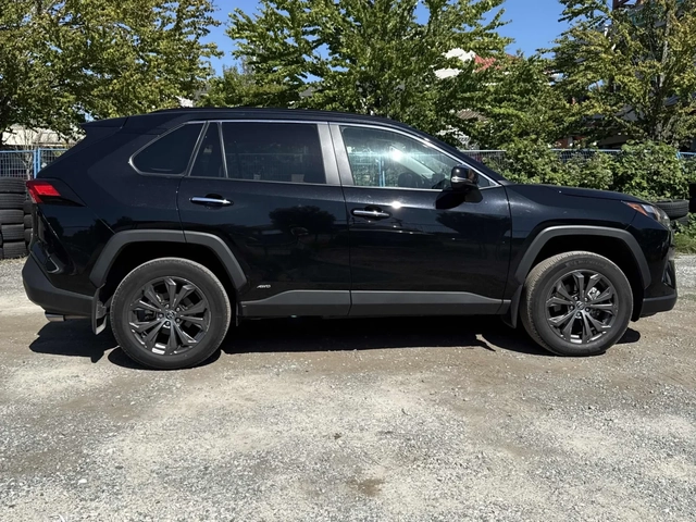 Toyota Rav4 Hybrid Limited * FULL * CARFAX - автомобили, коли, обяви за нови и употребявани 3