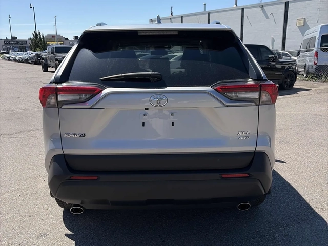 Toyota Rav4 XLE AWD * ПАНОРАМА * ПОДГРЕВИ * Keyless * CARFAX - автомобили, коли, обяви за нови и употребявани 4