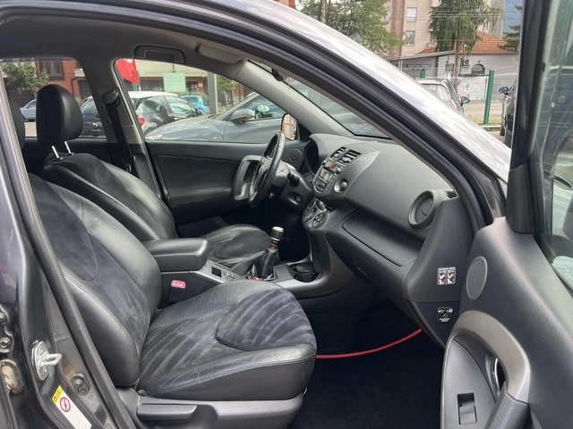 Toyota Rav4 2.2 DISEL - автомобили, коли, обяви за нови и употребявани 8