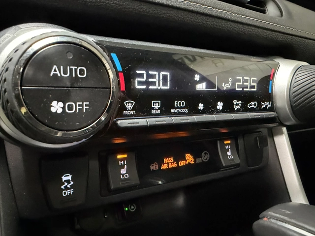 Toyota Rav4 AWD * 47 600km* XLE PREMIUM - автомобили, коли, обяви за нови и употребявани 10