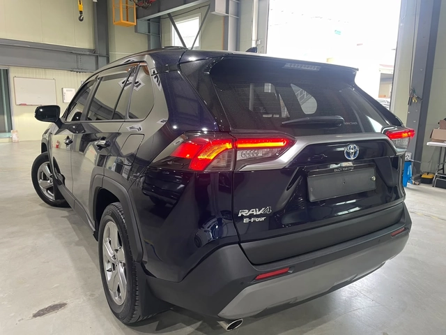 Toyota Rav4 2.5 Hybrid ! AWD ! - автомобили, коли, обяви за нови и употребявани 4
