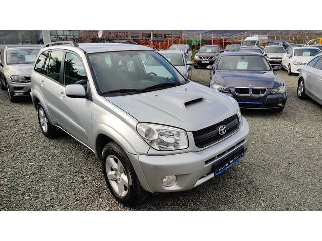 Toyota Rav4 2.0D4D - автомобили, коли, обяви за нови и употребявани 2