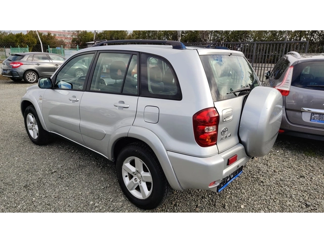 Toyota Rav4 2.0D4D - автомобили, коли, обяви за нови и употребявани 4