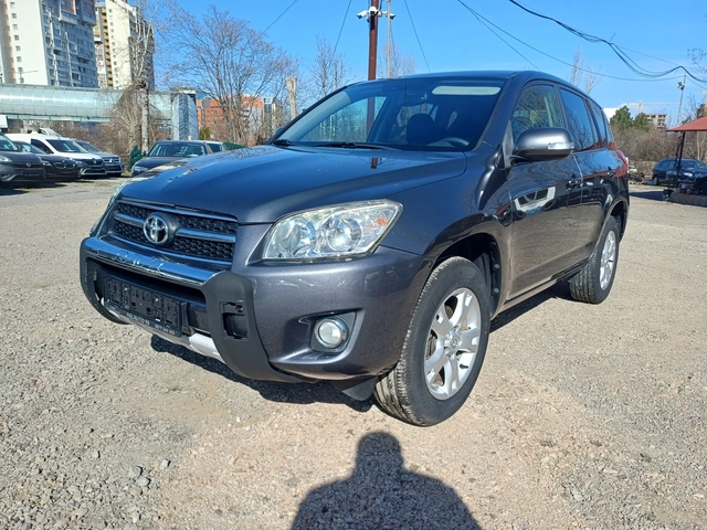 Toyota Rav4 2.2 D4D - автомобили, коли, обяви за нови и употребявани 0