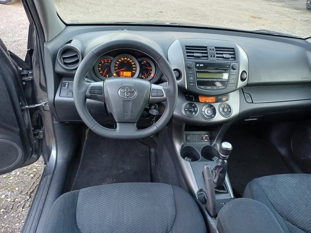 Toyota Rav4 2.2 D4D - автомобили, коли, обяви за нови и употребявани 12